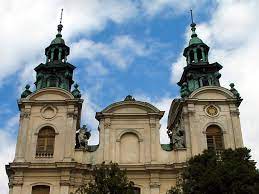 Арсенал розібрали і до 1556 р. Kostel Mariyi Magdalini Organnij Zal Lviv