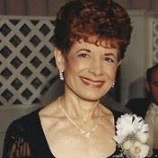 Lori Lipton's Instagram, Twitter & Facebook