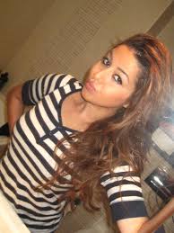 Pour souligner le look jeune et funky de cette femme, le coiffeur a appliqué une coloration roux. Nedjmaonline Mon Blond Virent Au Roux La Solution Neutraliser Avec Un Blond Cendre Zoom Sur La Coloration Koleston Ash Medium Blonde 7 1 De Wella