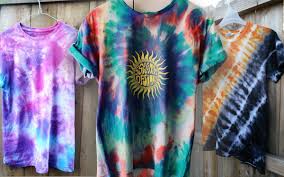 The easiest way to tie dye is to take your shirt and crumple it up however you would like. Guide In Taking The Tie Dye Shirt To The Next Level