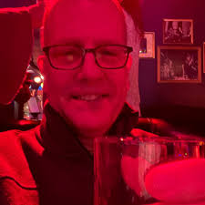 I'm coming home for Christmas…oh yes I am!!! 🎄✨💫 With so much travelling  and album promo I'm so looking forward to spending the holidays with my  family and appearing in The Orchard