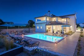 Dream house is a 2011 american psychological thriller film directed by jim sheridan from universal pictures and morgan creek productions, starring daniel craig, rachel weisz, naomi watts. Villa Dream House In Pula Zum Mieten My Istria