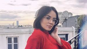 (2018), fort boyard (1990) and balance ton post! Agathe Auproux Tpmp Demonte Le Dernier Numero De Zone Interdite Une Catastrophe Actu Tele 2 Semaines