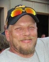 Kenny Fenton's Instagram, Twitter & Facebook