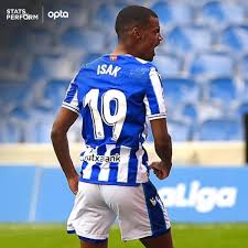 Alexander isak is a swedish professional footballer who's footballing skills and goals have him on the radar of europe's biggest clubs including manchester u. Optajose On Twitter 3 Alexander Isak 21 Years And 153 Days Became The Youngest Player To Score A Hat Trick For Realsociedaden In Laliga In The 21st Century Giant Https T Co 490nqhhkke