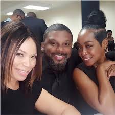 Who are the acts at martin lawrence concert? Martin Lawrence Not Photographed At Tommy Ford Funeral Why No Cast Pics Hollywood Life