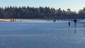 Het ijs is nog verre van betrouwbaar. Knsb Ook Vandaag Niet Schaatsen Op Natuurijs Nos