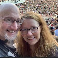 Schyler and Dan had the perfect engagement session, with just a hint of the  prettiest snow! These two are getting married in July!