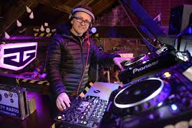 We turned the photo into a cool jigsaw puzzle for you to solve. Deaf Dj Proves His Disability Is No Obstacle By Playing Sets In Ibiza