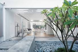 An overall design that effectively creates two 'wings' in place of two storeys Modern Minimalist House Design With An Admirable Decorating Ideas Architecture Beast