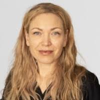 Julie Hartzell's Instagram, Twitter & Facebook