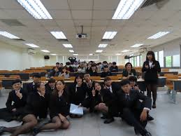 南臺科技大學（英語：southern taiwan university of science and technology）簡稱南科大，是位於臺灣的一所頂尖綜合科技大學，以「信」「義」「誠」「實」為校訓。「樂育英才」、「造福社會，建設國家」為創校宗旨；以「 學術及技術並重」為教育內容。 æ™¯æ–‡ç§'æŠ€å¤§å­¸ä¼æ¥­ç®¡ç†ç³»ç³»å­¸æœƒ Home Facebook