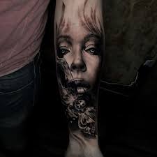 Black And Grey Tattoo Artists Uk Tattoo Artist Jak Connolly Tattoo Artists Tattoos Rose Tattoo Sleeve