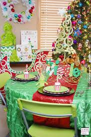 It takes only 30 minutes of prep time, and the rest of the cooking is left to your oven, leaving you free to mingle with guests. Setup A Grinch Themed Kid S Table For Christmas Dinner Grinch Christmas Decorations Kids Christmas Grinch Christmas Party