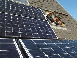 Zie hoe hard de prijzen zijn gedaald en lees bespaartips. Waarom 2020 Een Kanteljaar Wordt Voor Zonnepanelen Woon Hln Be