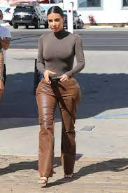 Look kim kardashian estilo kardashian kardashian fashion kim k style her style fashion outfits womens fashion fashion skirts. Kim Kardashian Wearing Leather Pants In Malibu Ca Kim Kardashian Outfits Kardashian Outfit Kardashian Style