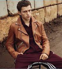 Tom Holland Updates Tomhupdates On Twitter Tom Holland Tom Holland Spiderman Tom Holland Peter Parker