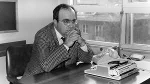 Güldal mumcu ile uğur mumcu'yu, aralarındaki ilişkiyi ve mumcu'nun ardından memleketi konuştuk… 1976'da evlendikten sonra güldal mumcu kendi hayatını uğur mumcu için değiştirdiğini anlatıyor… konu buralara gelmişken aşktan da bahsedelim… aşka gelince… çeşitli aşk tanımları var tabii. Vmpwexp 0eshgm