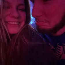 We took a nature walk around Petrifying Springs in Kenosha, Wisconsin 👍🏻  This is a beautiful park that has a lot to offer for everyone. It is one of  the oldest parks