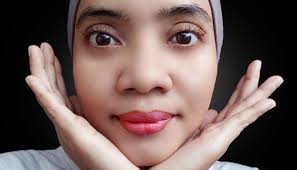 Kamu bisa mengandalkan marina uv tekstur scrub yang halus membuatnya aman digunakan di badan sebanyak 2 kali dalam seminggu. Cara Mencerahkan Kulit Wajah Dengan Scrub Kopi Dan Susu Topmetro News
