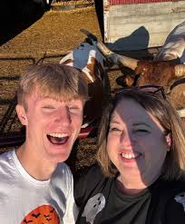 ✨ One of the biggest lessons I've learned in business (and in life) —  surround yourself with people who cheer for you even when there's nothing  in it for them. The ones