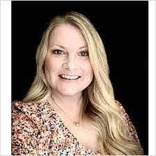 Earline Lamb's Instagram, Twitter & Facebook