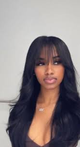 Is there any one that can do a sew in with no leave out with bangs in the  Oakleaf/ Orange Park area?