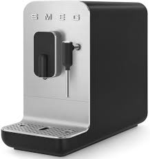Lift the lid (1) by pulling up on the tab ( 2). Smeg Bcc02 Automatic Coffee Machine With Milk Frother Crema