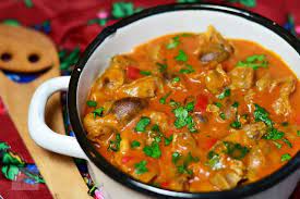 Se pot pune eventual si rondele de morcovi. Tocanita De Pipote Si Inimi De Pui Romanian Food Food Cooking