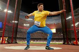 Han föddes i solna 1992 och började ägna sig åt friidrott i de yngre tonåren. That Moment When Stahl Celebrated His First 55 Metre Throw Series World Athletics