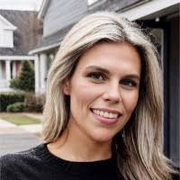 Amanda Eckert's Instagram, Twitter & Facebook