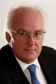 XCOM-Aufsichtsrat verlängert Vertrag mit Vertriebsvorstand Dr. Fuchs  vorzeitig, FinTech Group AG, Story