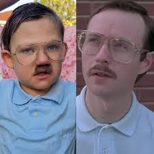 Napoleon Dynamite (Jon Heder) posing for us! 😃