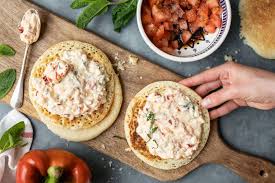 It is perfect for dipping pita bread, fresh veggies, and crackers. Recette Blinis Au Ktipiti Et Salade De Tomates Quitoque