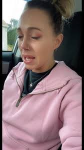 Hope Tuttle's Instagram, Twitter & Facebook