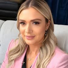 Lauren Sessa's Instagram, Twitter & Facebook