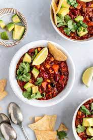 Actually The Best Vegetarian Chili Recipe Ever Ambitious Kitchen Recipe Vegetarian Chili Easy Vegetarian Chili Recipe Vegetarian Chili