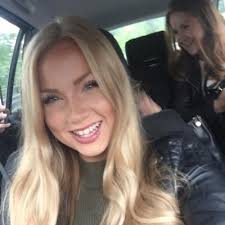 Ella Schwarz (@ellaschwarz)