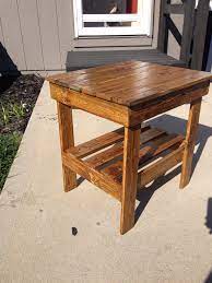 My First End Table Made Out Of Pallets Time To Make A Few More With A Few Modifications Make A Table Home Decor Wood Pallet Projects