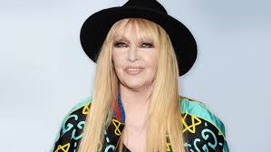 As a fictional character franek kimono he issued a disco lp in 1983 which was meant to be a musical joke but turned out to be a great success. Maryla Rodowicz Piotr Fronczewski Jest Moim Idolem Polsat Pl