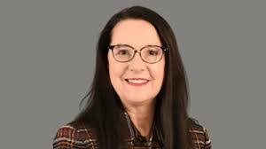 Suzanne Fitch's Instagram, Twitter & Facebook