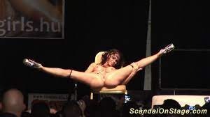 Busty Flexible Stripper on Stage - Pornhub.com