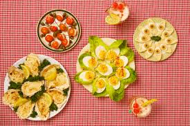 People were taking more holidays abroad and liked to be reminded of their holidays in spain by enjoying gazpacho and paella back home. 1970s Dinner Party Hannah Slaney
