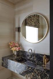 Contar con un cuarto de baño decorado con mármol es tener en nuestro baño un material muy elegante y resistente, pero también debemos saber que el mármol es un material muy delicado y fino en su aspecto interior, lo cual sera el principal protagonista en la decoración del baño con linear muy. Banos Con Marmol Ideas Y Consejos Banium Com