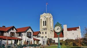 Safeway, costco, walmart and every ballpark you get the same selections, bud light, coors light, bud light lime, modelo, stella and luganitas ipa. Pure Championship Golf Olympia Fields The Fried Egg