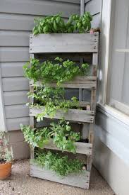 10 Small Space Container And Herb Garden Ideas Herb Garden Pallet Vertical Herb Garden Small Herb Gardens