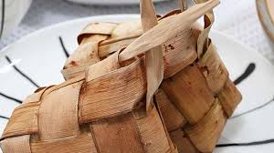 Ketupat is a malay compressed rice cooked in coconut leave. 5 Cara Membuat Ketupat Tidak Cepat Basi Hemat Gas Perhatikan Hal Ini