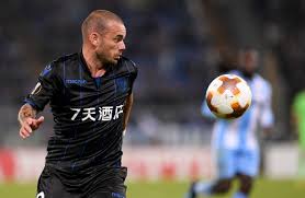 Wesley sneijder trying to score during a uefa europa league match between galatasaray and wesley sneijder facts. Wesley Sneijder Completes Move To Qatar After Refusing Offers From Everywhere