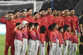 Bolasiar menghadirkan streaming bola online dengan kualitas hd tanpa buffering yang bisa ditonton gratis baik dari pc , laptop, tablet maupun hp. Prediksi Malaysia Vs Indonesia Timnas Indonesia Waspadai Kondisi Hujan Bola Bisnis Com