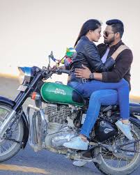 Look though these couple poses suggestions and choose the poses you like. Pre Wedding Shaadi Plans Pre Wedding Poses Pre Wedding Shoot Ideas Wedding Photoshoot Poses